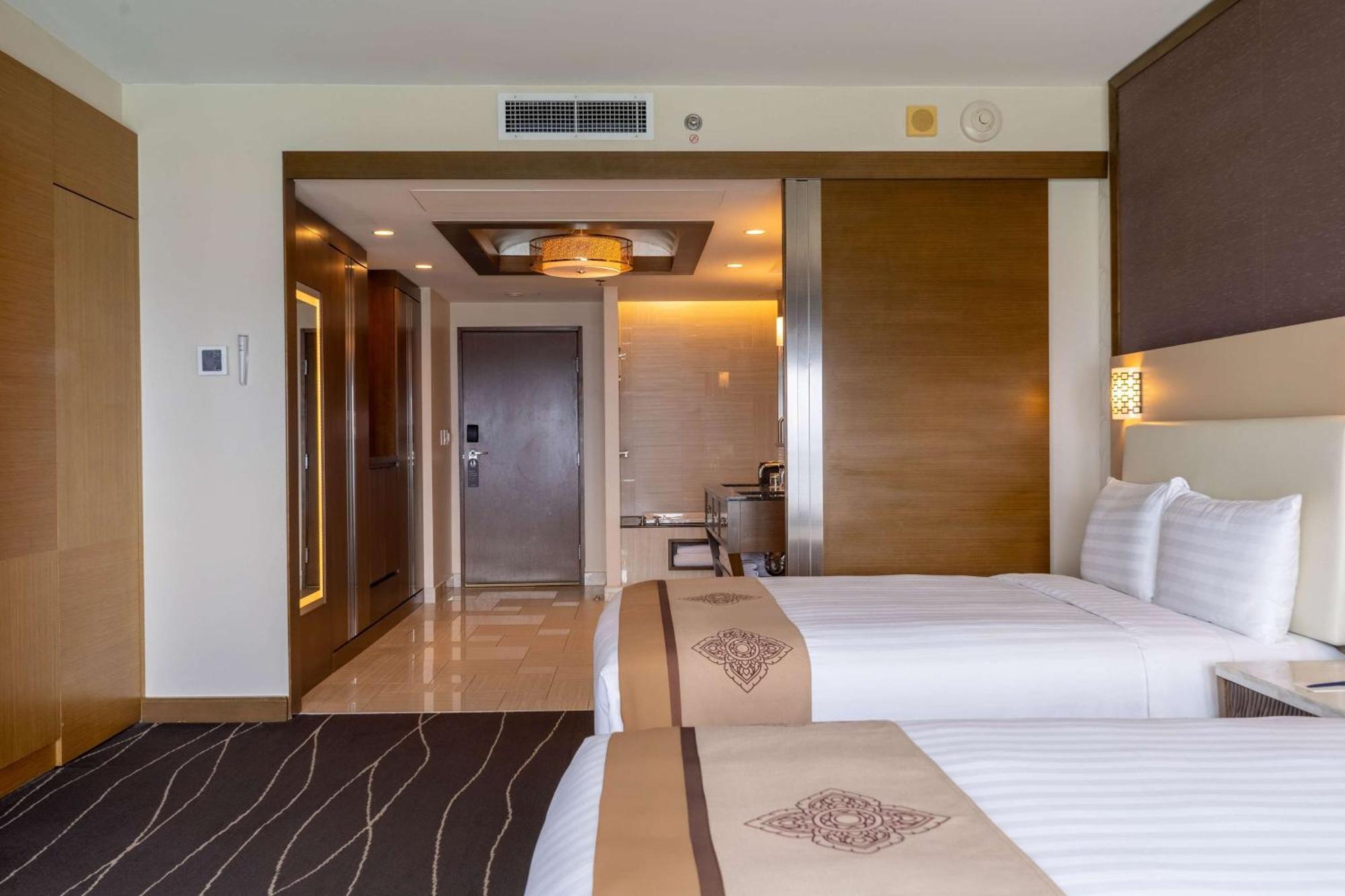 Dusit Thani Guam Resort Tumon Exterior foto